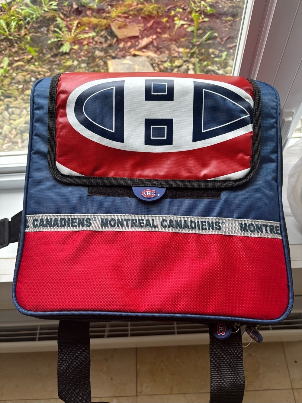 NHL Montreal Canadiens Red and Blue Lunch Bag - Picture 7 of 16